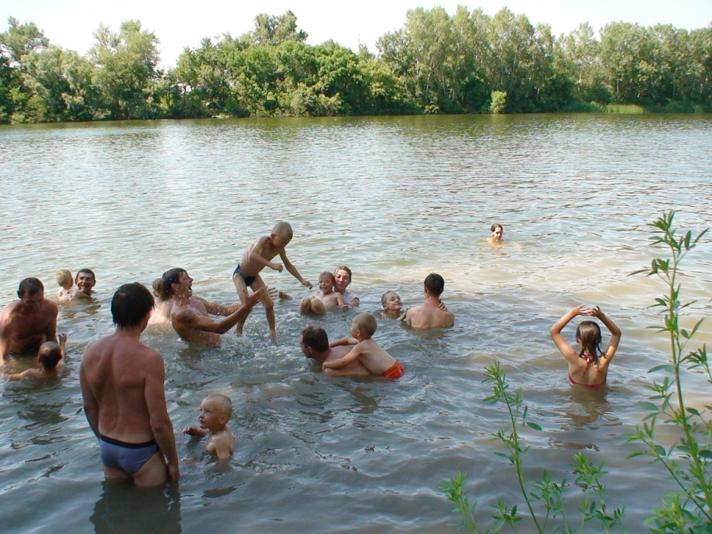 Люди на водоемах